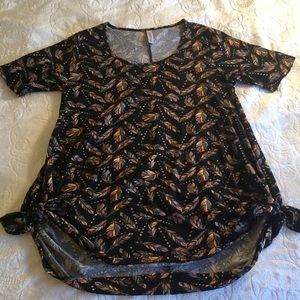 Lularoe perfect t, black w/feathers, small